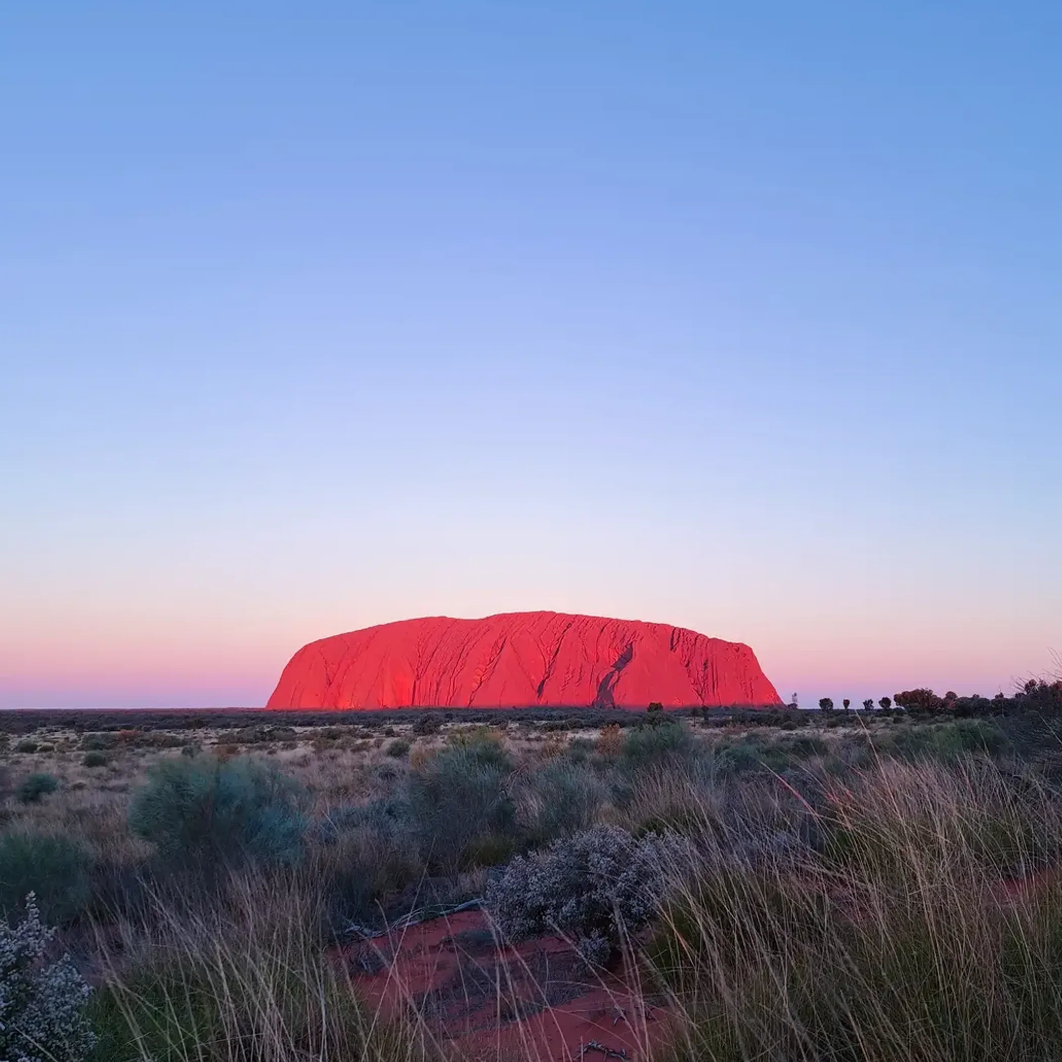 uluru in clear daylight